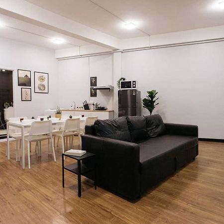U3 Large 2 Bedroom Full Kitchen Near Bts Udomsuk Bangkok Esterno foto
