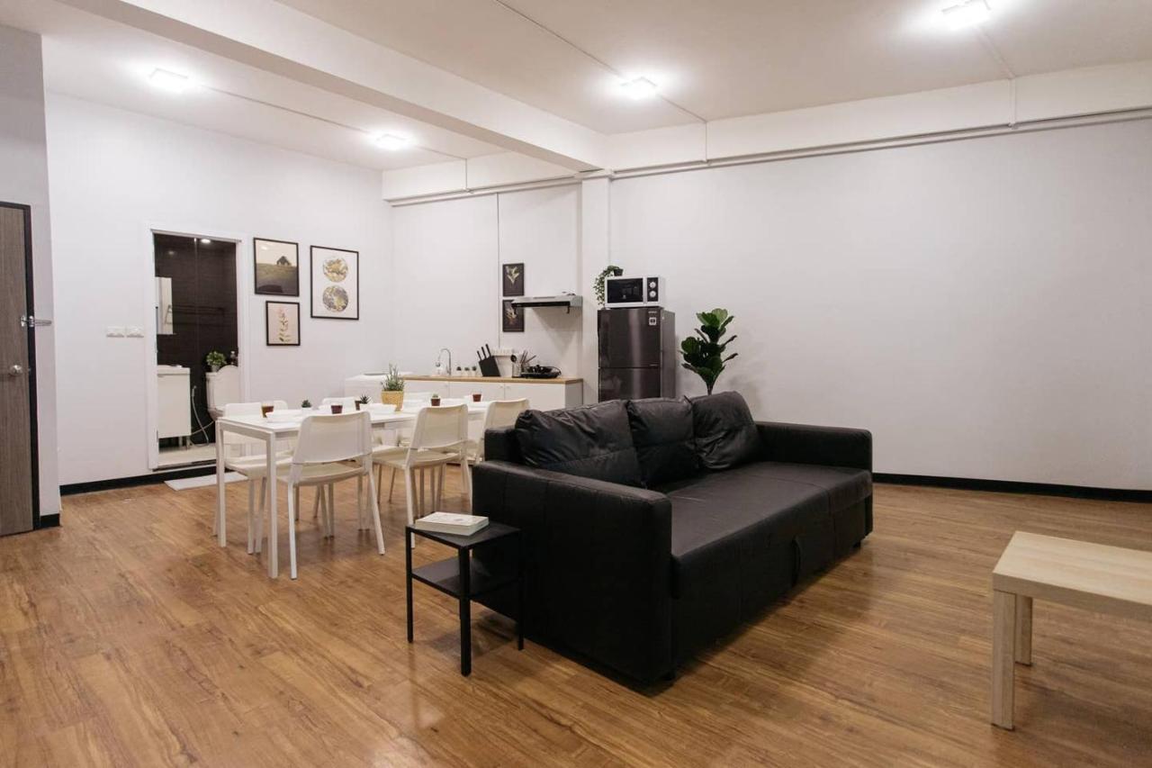 U3 Large 2 Bedroom Full Kitchen Near Bts Udomsuk Bangkok Esterno foto
