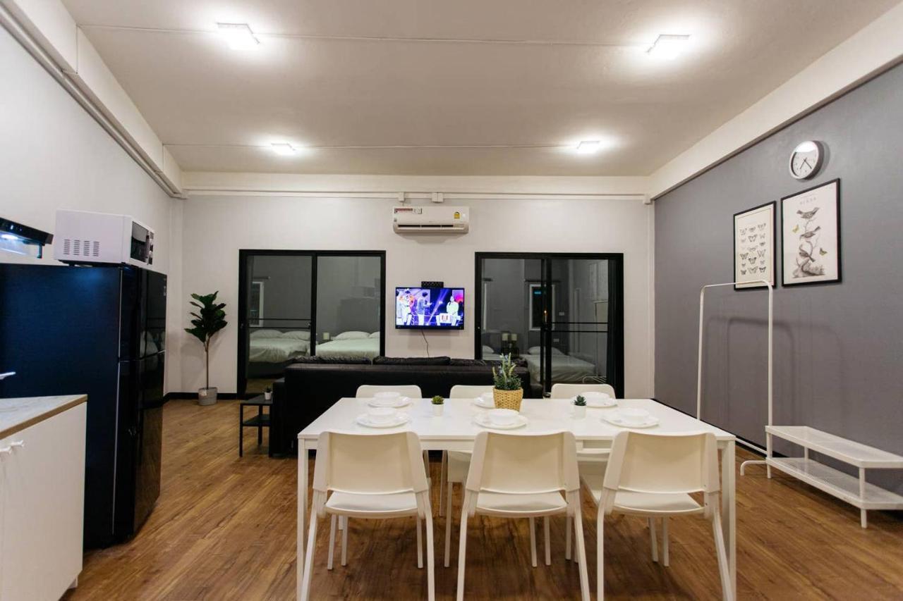 U3 Large 2 Bedroom Full Kitchen Near Bts Udomsuk Bangkok Esterno foto