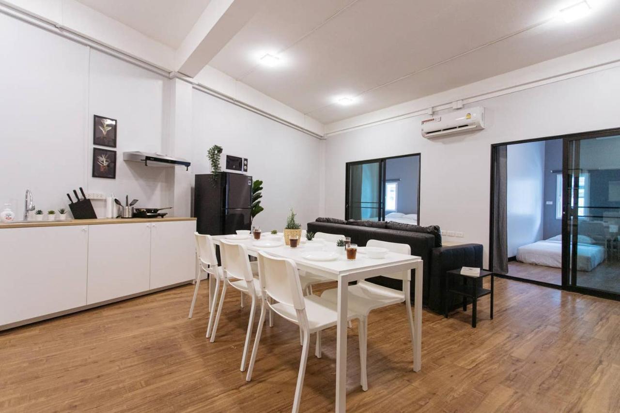 U3 Large 2 Bedroom Full Kitchen Near Bts Udomsuk Bangkok Esterno foto