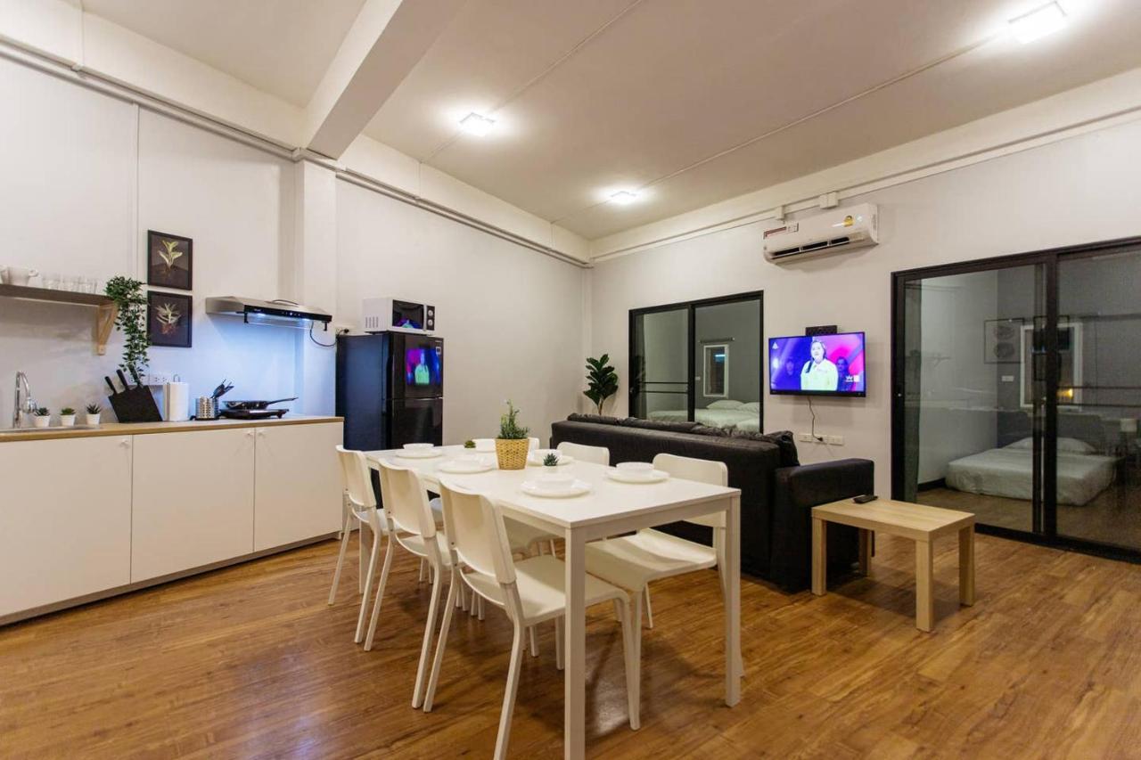 U3 Large 2 Bedroom Full Kitchen Near Bts Udomsuk Bangkok Esterno foto